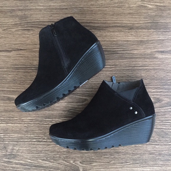 Skechers Shoes - Skechers Black Suede Platform Ankle Boots